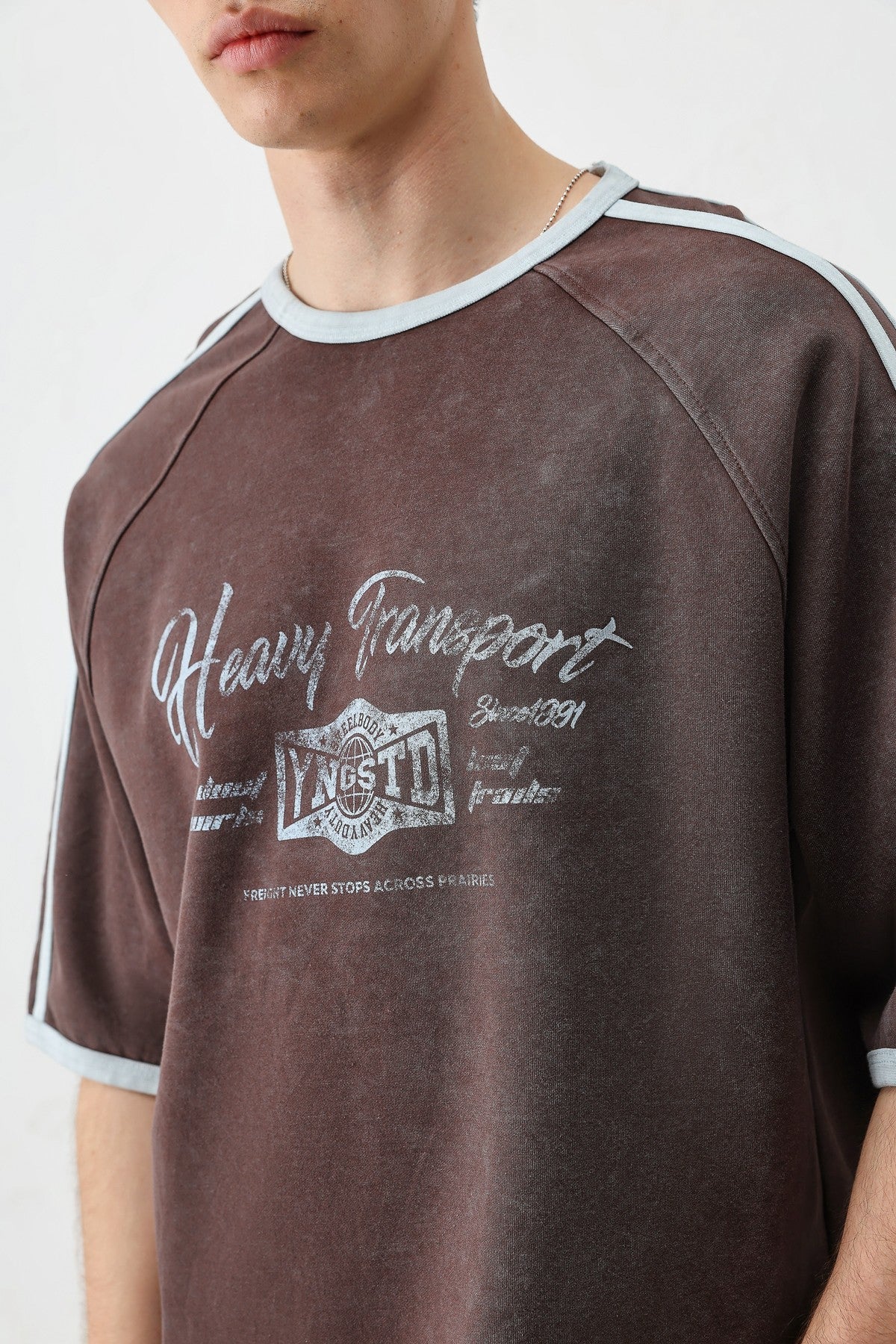 WASHED RAGLAN-SLEEVE T-SHIRT