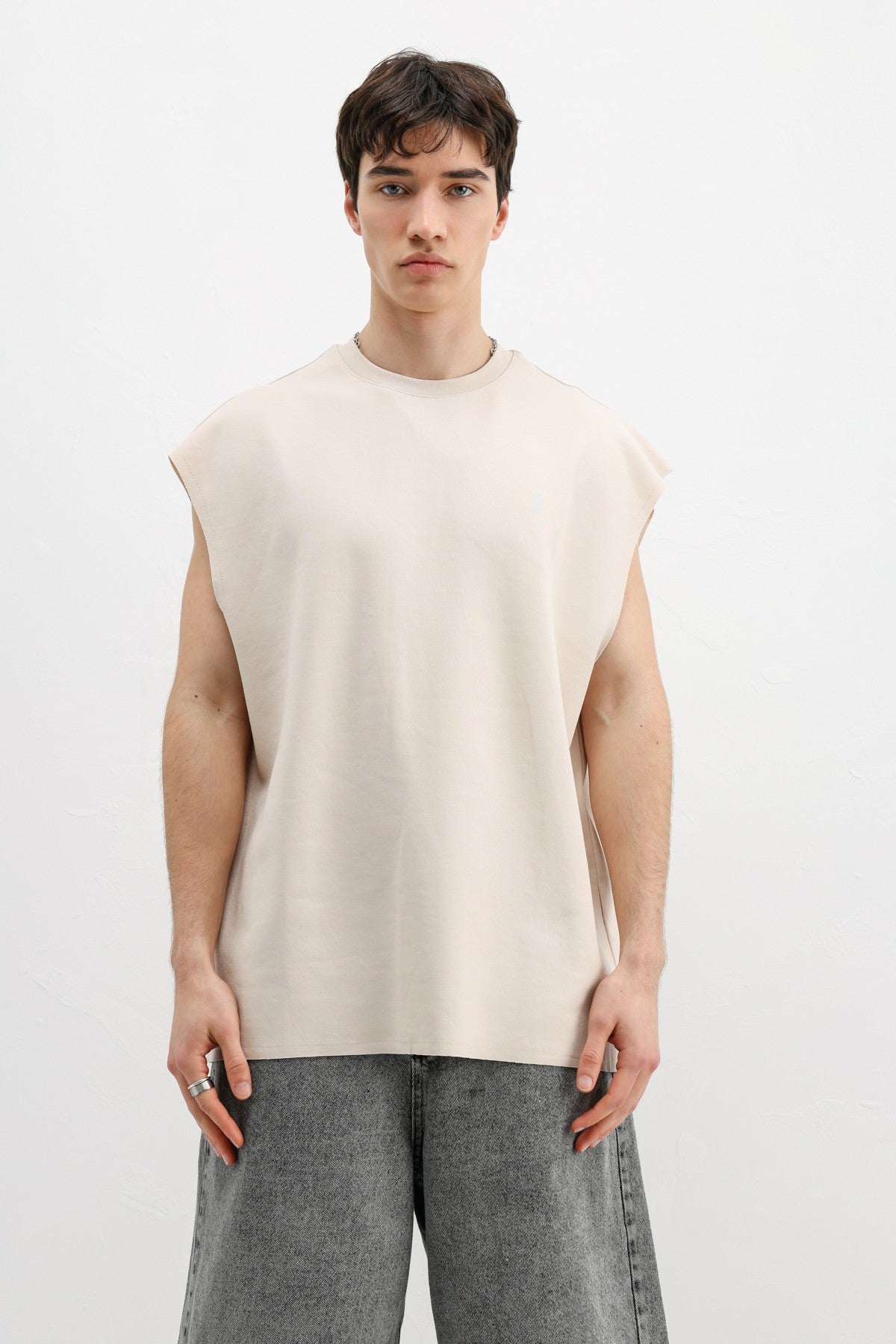 Oversized Sleeveless Basic T-Shirt