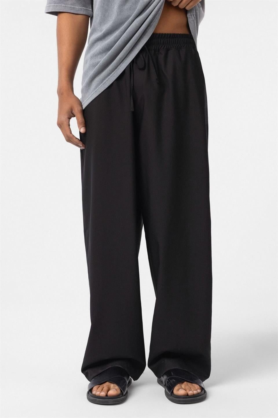 Baggy Pants with an Elastic Waistband