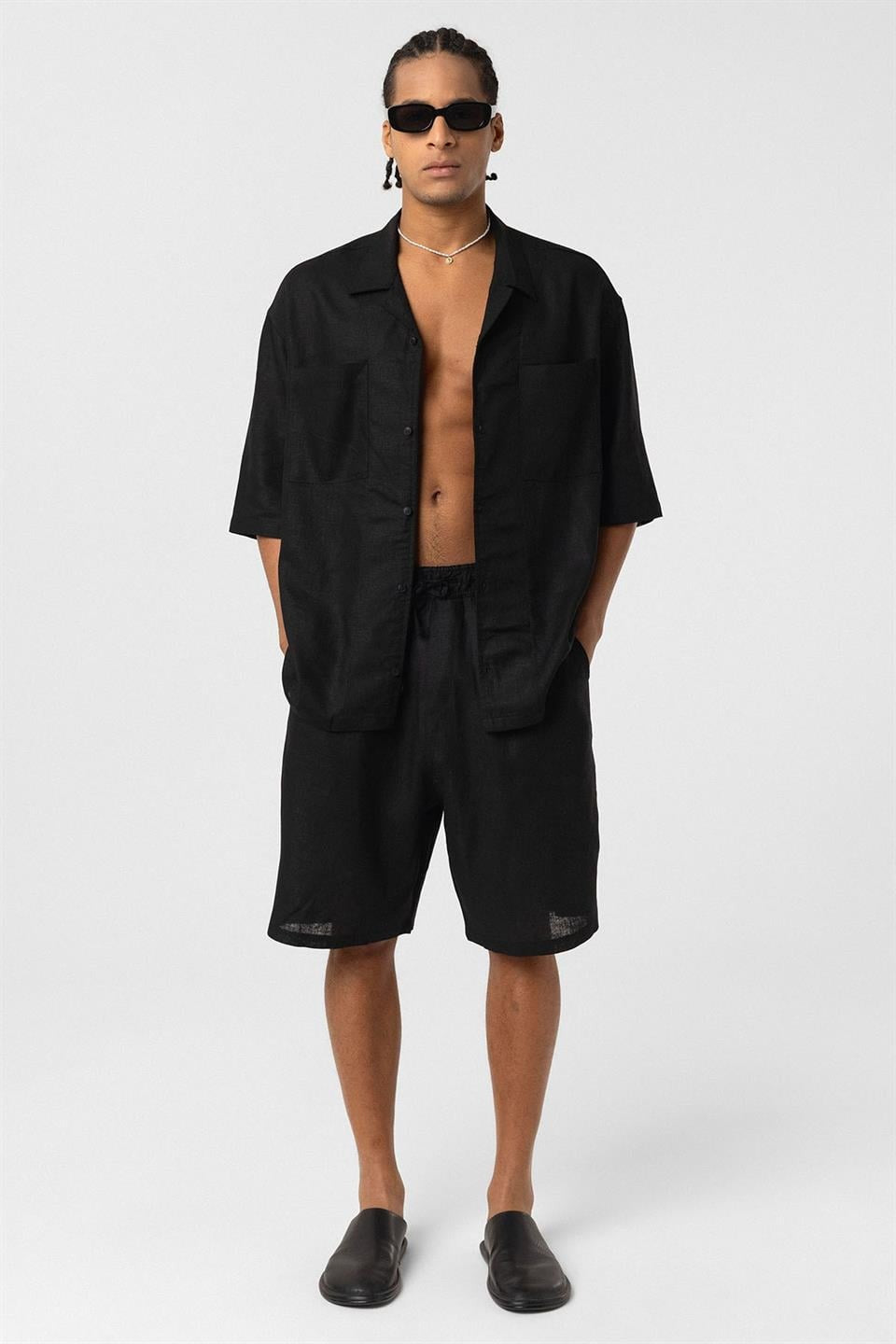 Oversized Double-Pocket Linen Shorts