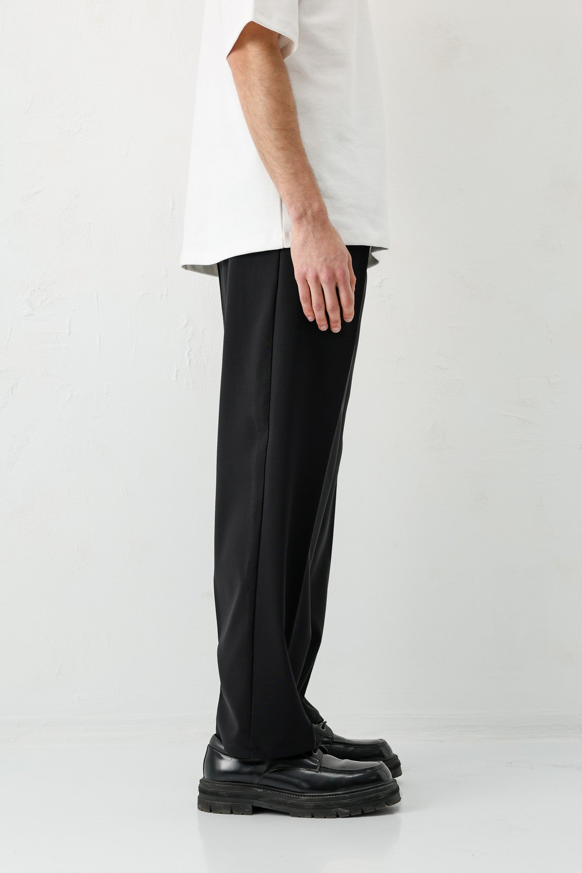 Baggy-Fit Pleated Pants
