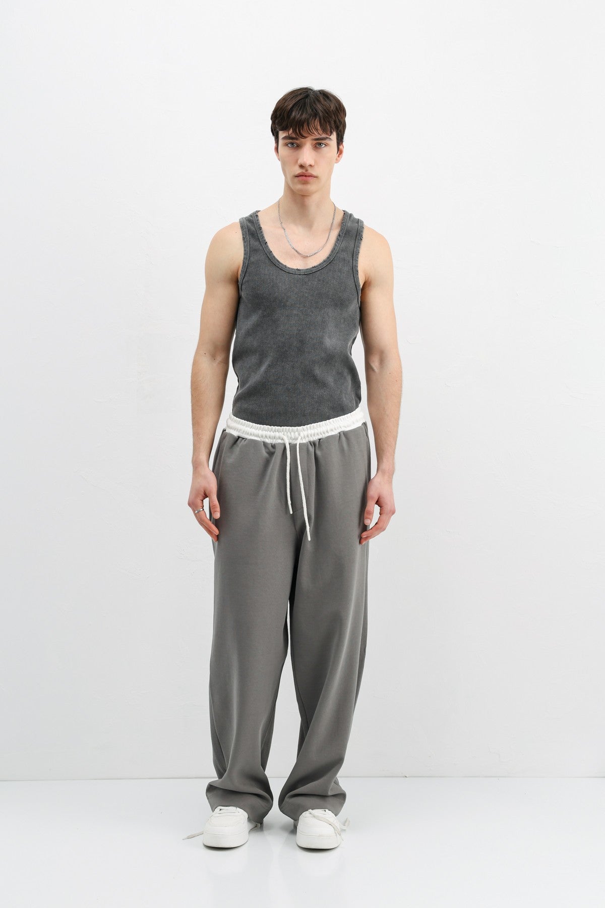 Baggy-Fit Sweatpants V80-41