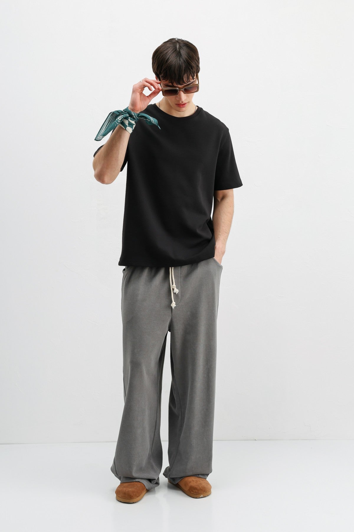 Baggy-Fit Sweatpants V80-43