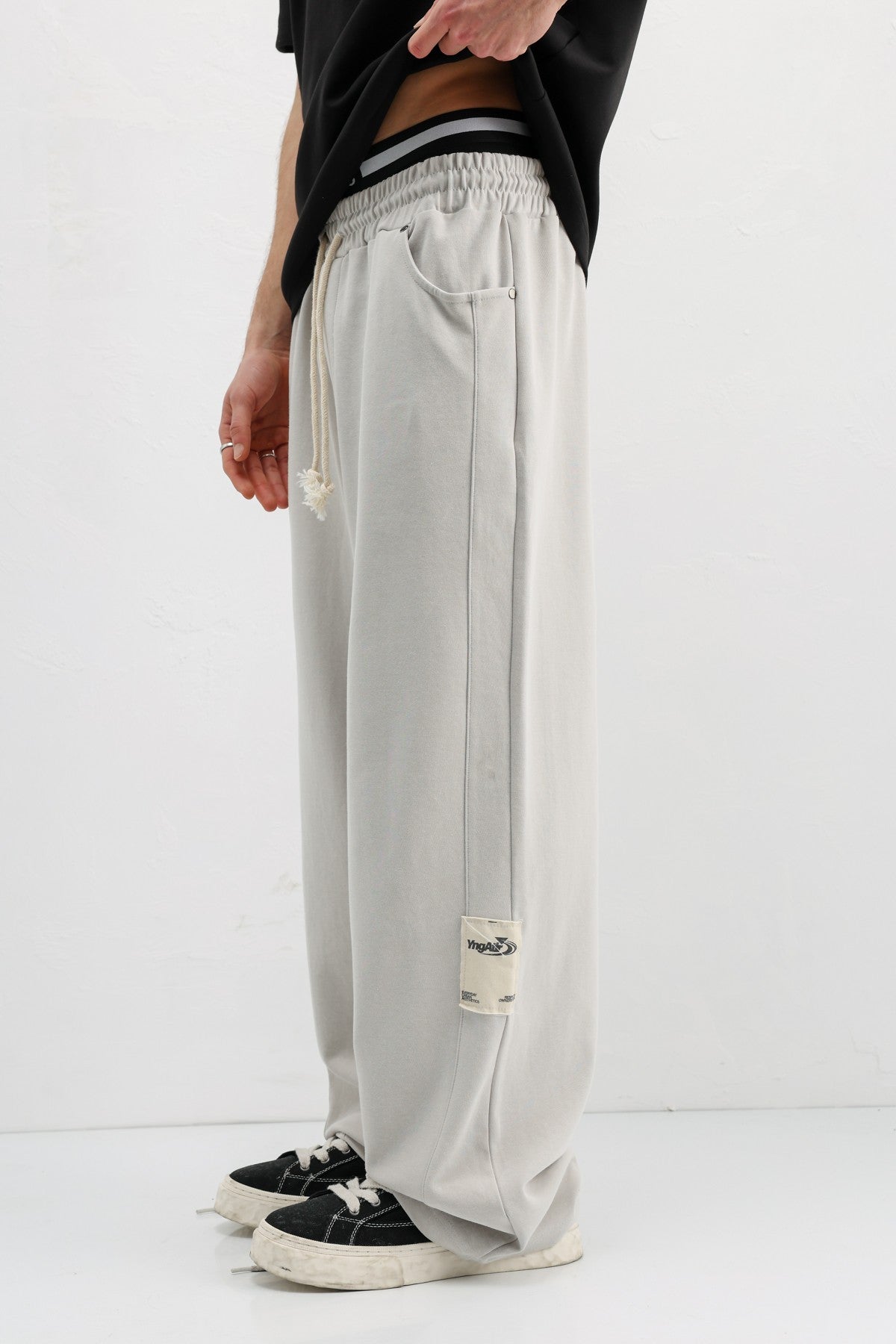 Baggy-Fit Sweatpants V80-43