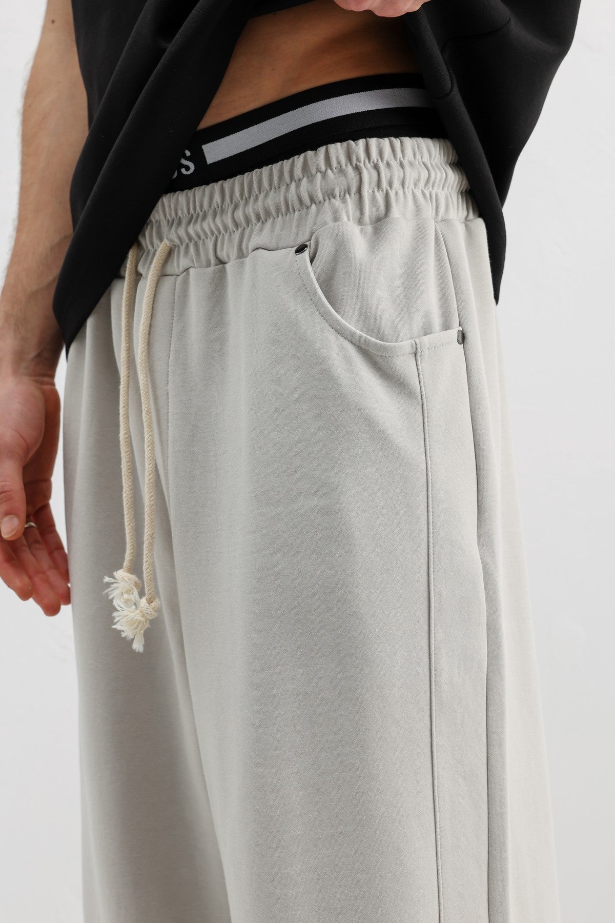 Baggy-Fit Sweatpants V80-43