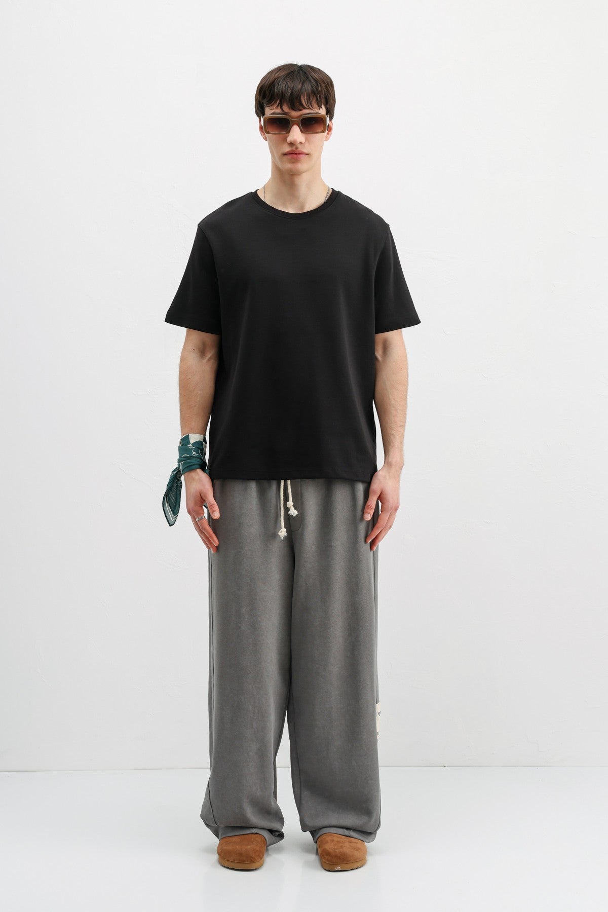 Baggy-Fit Sweatpants V80-43
